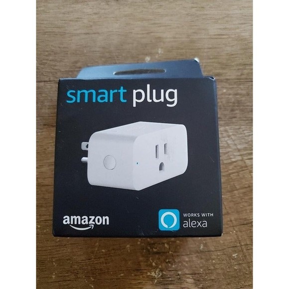 Amazon Smart Plug, for home automation, Works with Alexa. New in Unopened Box - Picture 1 of 3